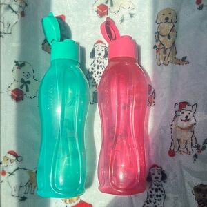 2 Tupperware Pink and Green Kitchen 1L water bottles